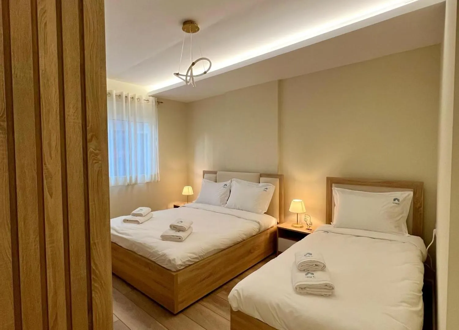 Spacious Apartment - 1 Minute Walking From Center Tirana