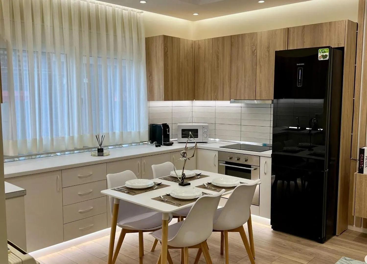 Spacious Apartment - 1 Minute Walking From Center elérhetőségei